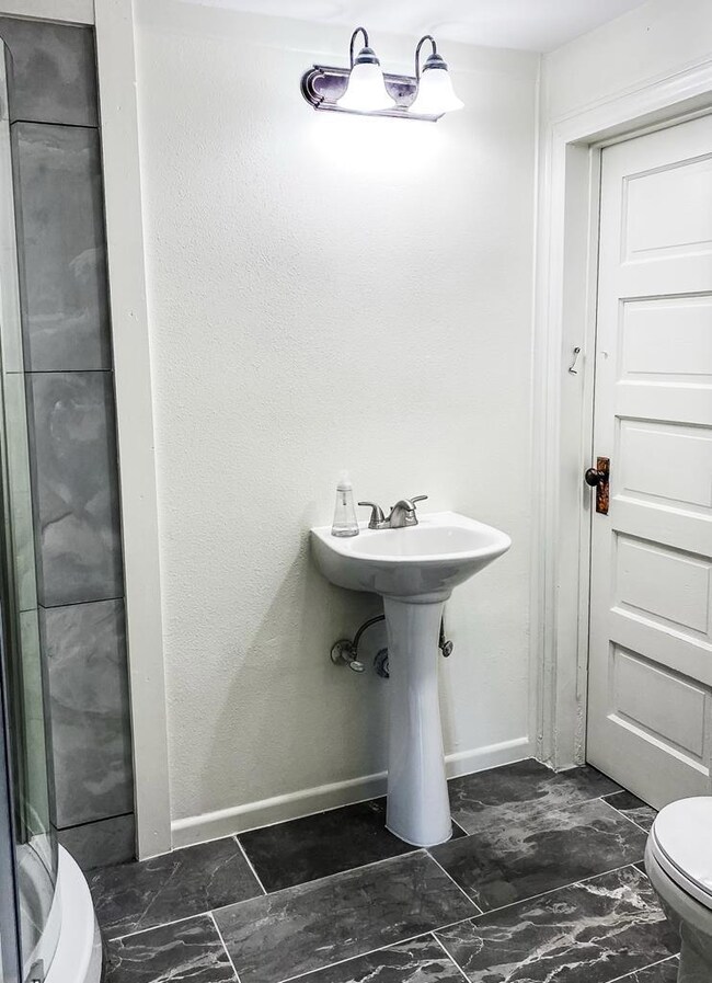 2012 4th St, Bay City, TX 77414 - photo 3