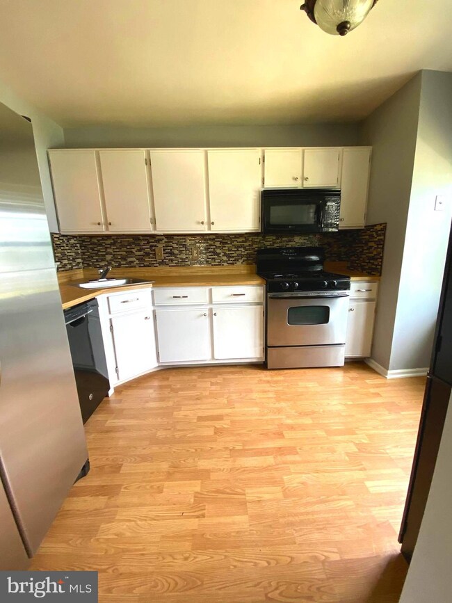 508 Cascade Ct unit 508, Sewell, NJ 08080 - photo 4