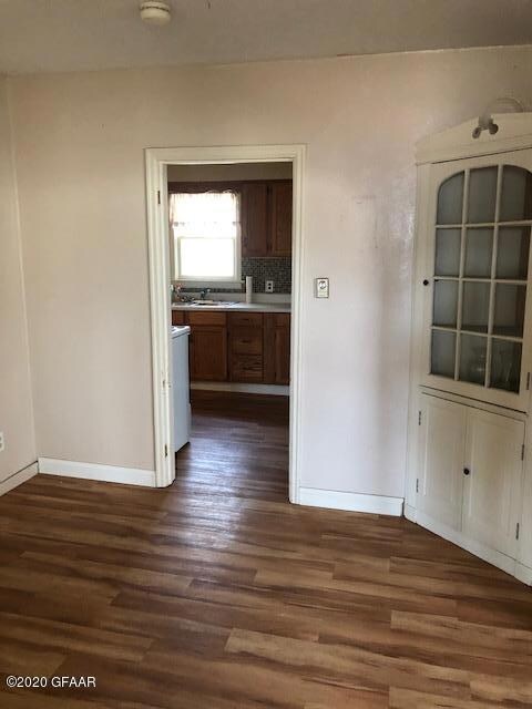 Dining to Kitchen