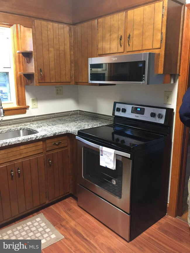 309 Mineral St, Strasburg, VA 22657 - photo 5