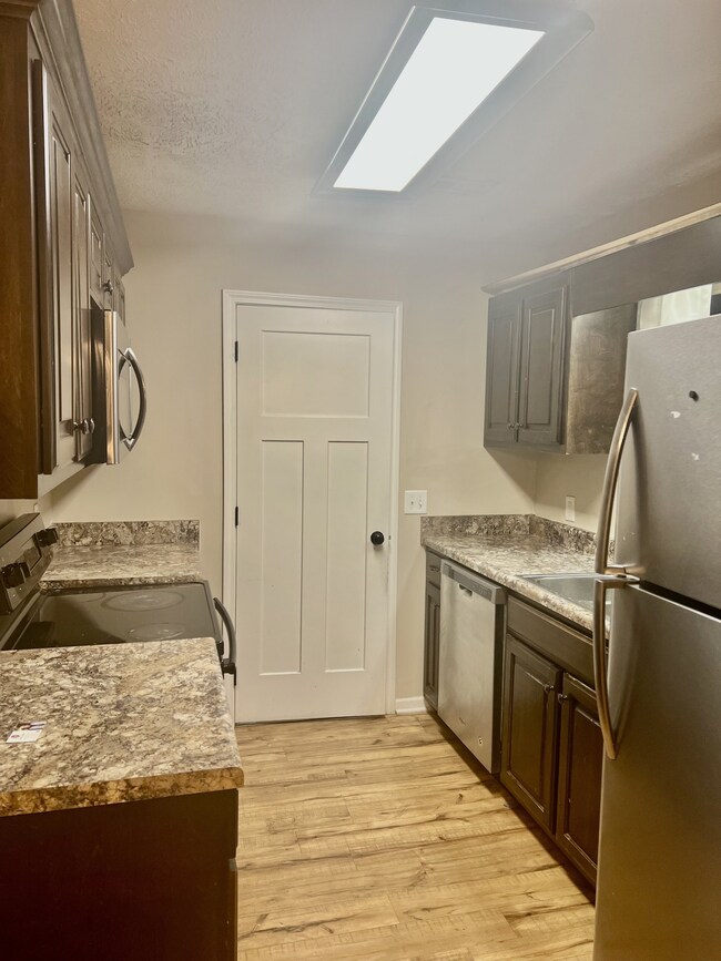 103 Stonefield Cir, Shelbyville, TN 37160 - photo 3