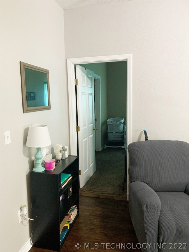 108 W Jefferson St, Henryetta, OK 74437 - photo 7