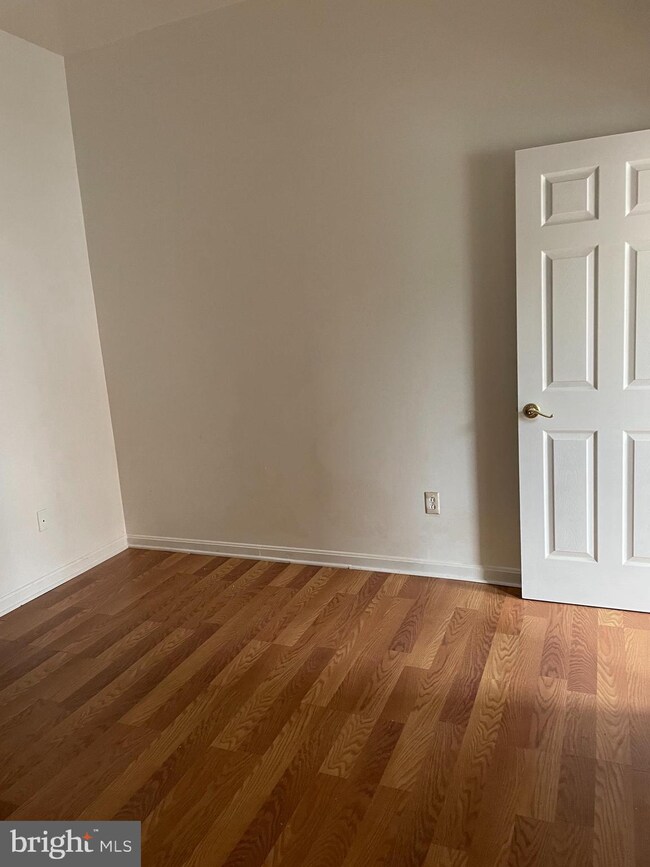 1223 N Eden St unit 1, Baltimore, MD 21213 - photo 5