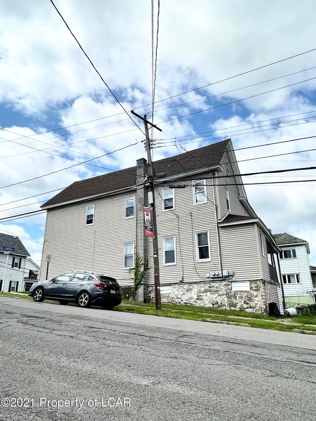 48 E Union St, Nanticoke, PA 18634 - photo 7