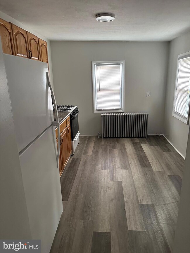 512 Laurel St, Reading, PA 19602 - photo 5