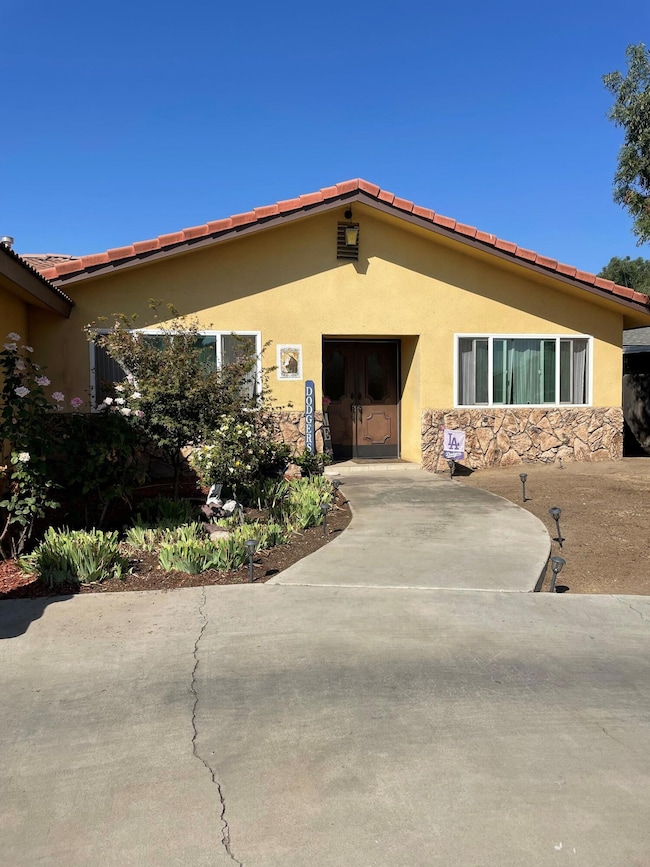 1625 S Lydia Dr, Tulare, CA 93274 - photo 4