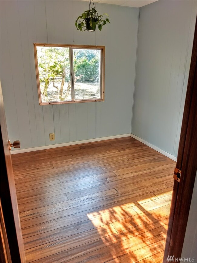 402 Stowell Rd, Onalaska, WA 98570 - photo 4