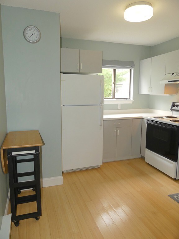 170 E Hadley Rd unit 52, Amherst, MA 01002 - photo 2