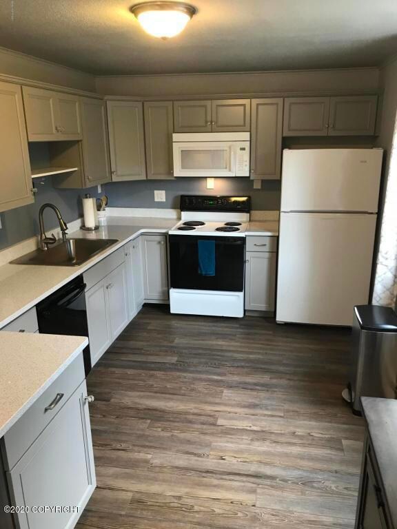 640 E 74th Ave unit B, Anchorage, AK 99518 - photo 6