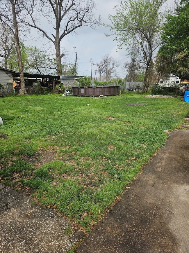 3109 Chickering St, Houston, TX 77026 - photo 3