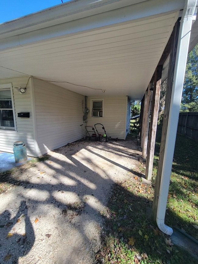 213 Jean St, Paris, TN 38242 - photo 4