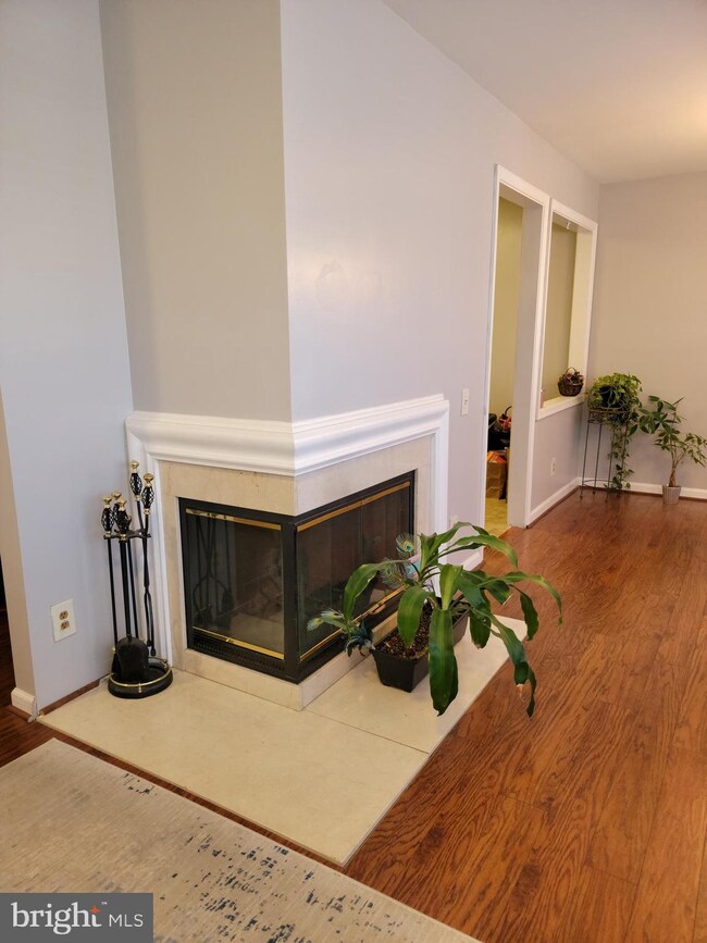 9272C Cardinal Forest Ln unit 9272C, Lorton, VA 22079 - photo 4