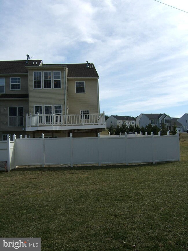 10304 Bridle Ct, Hagerstown, MD 21740 - photo 4