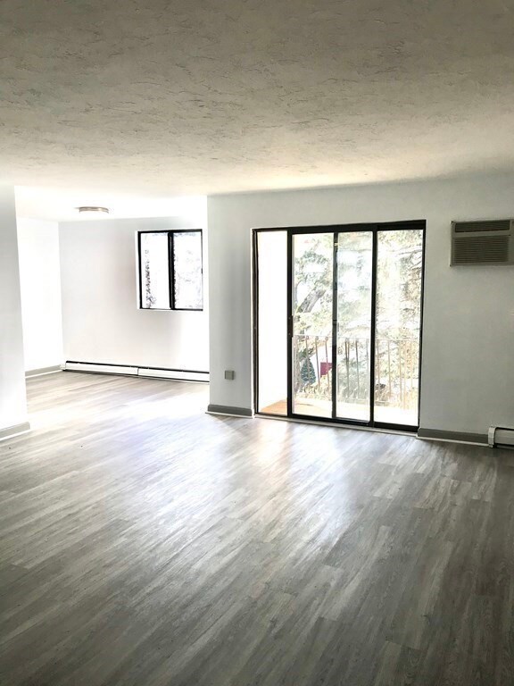 200 Fellsview Terrace unit 207, Stoneham, MA 02180 - photo 3