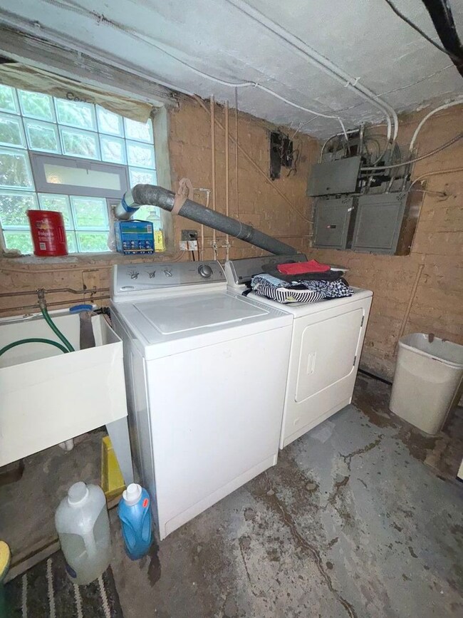 2526 W Gunnison St unit 2, Chicago, IL 60625 - photo 2