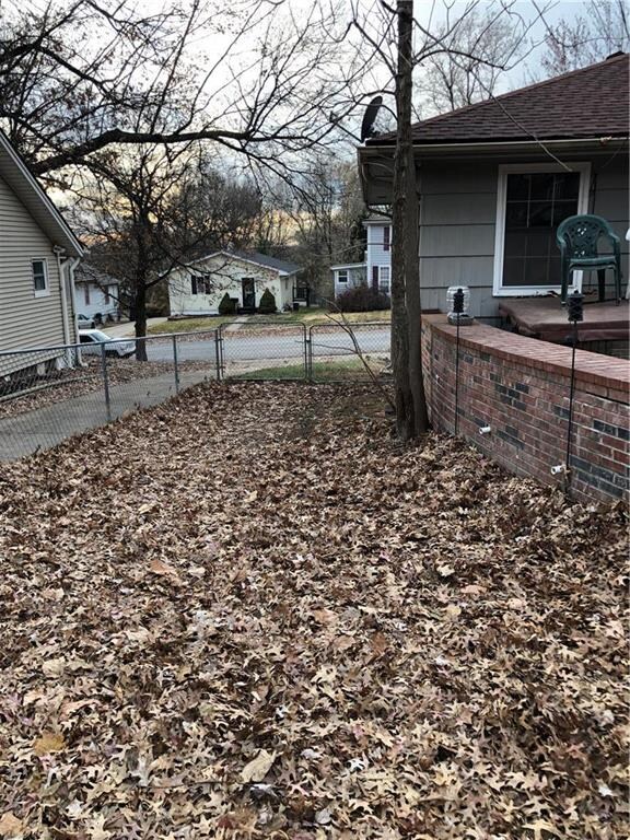 Double gate to back yard.