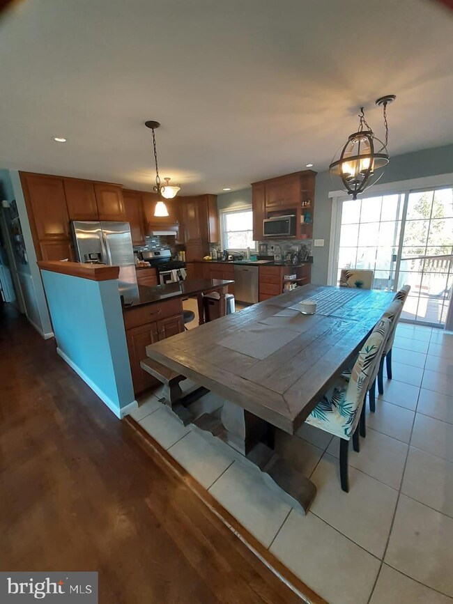 8408 Chervil Rd, Lanham, MD 20706 - photo 7