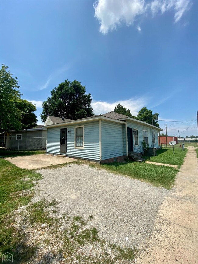 411 Krewson St, Jonesboro, AR 72401 - photo 4