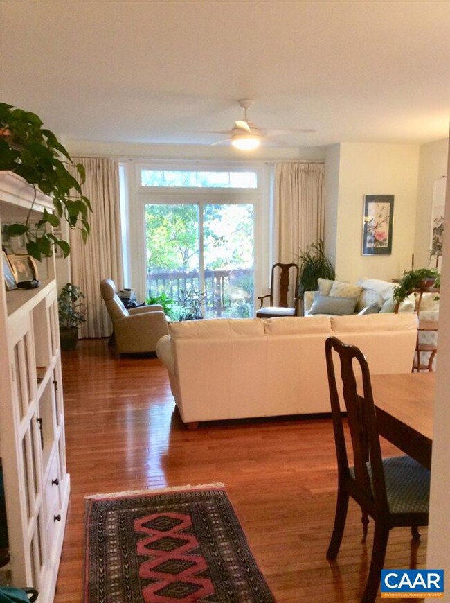 113 Melbourne Park Cir unit G, Charlottesville, VA 22901 - photo 2