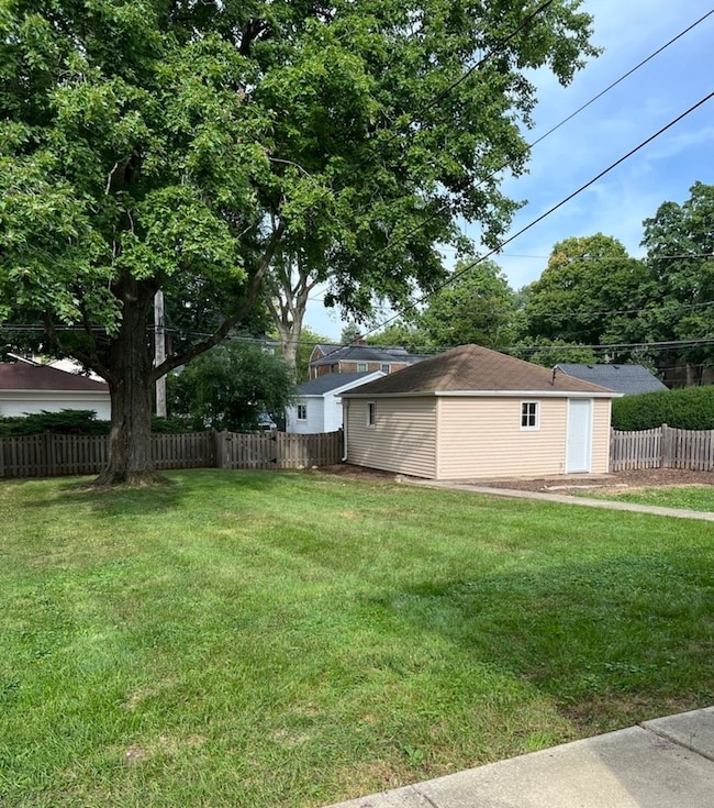 625 N Brainard St, Naperville, IL 60563 - photo 2