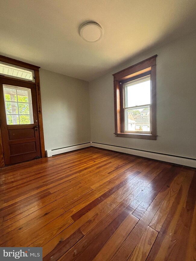 29 N 9th St, Perkasie, PA 18944 - photo 6