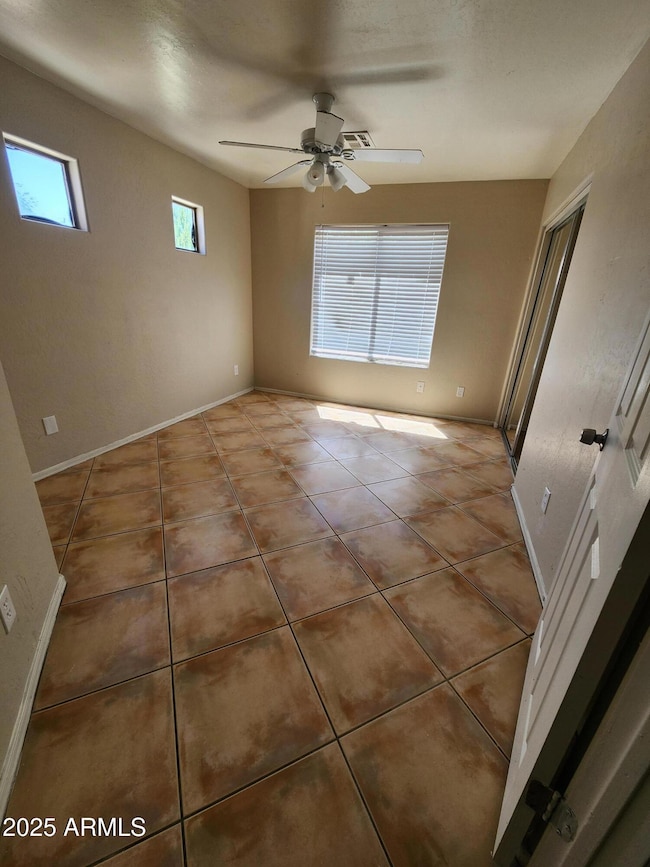 Bedroom 25-3