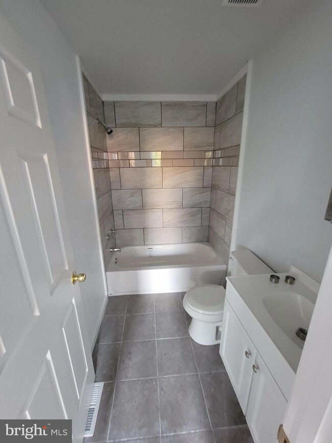 1526 N Broadway, Baltimore, MD 21213 - photo 6