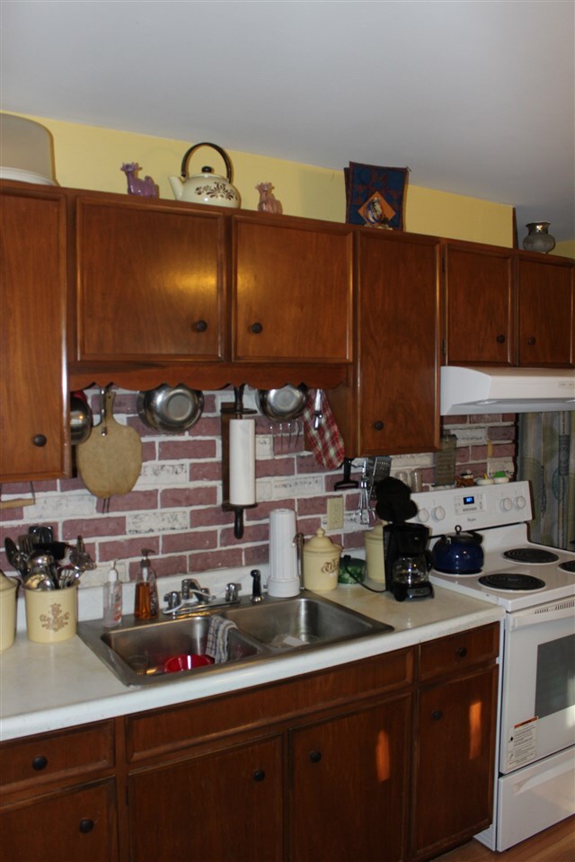 570 Maple St, Brattleboro, VT 05301 - photo 3