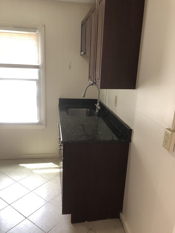 27 Lyon St unit 1F, Worcester, MA 01604 - photo 3