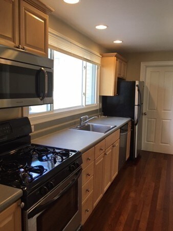 4 Atlanta St unit 2, Haverhill, MA 01832 - photo 2