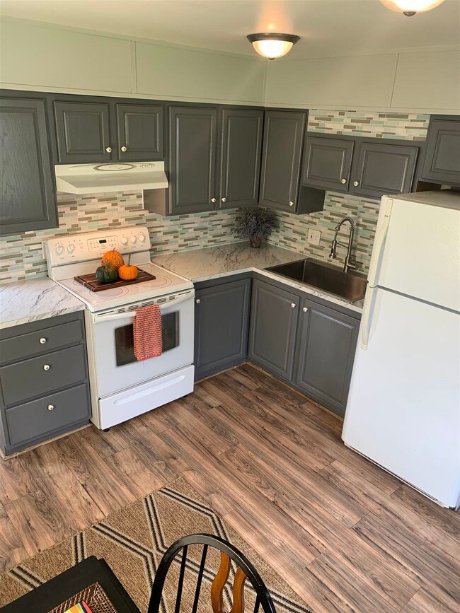 203 N Dewey St, Auburn, IN 46706 - photo 7