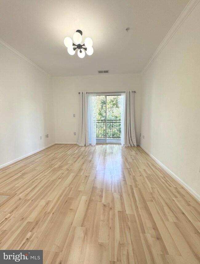 12909 Centre Park Cir unit 305, Oak Hill, VA 20171 - photo 5