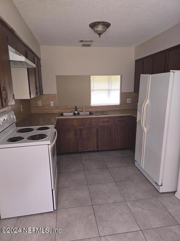 7230 Sharbeth Dr S, Jacksonville, FL 32210 - photo 2