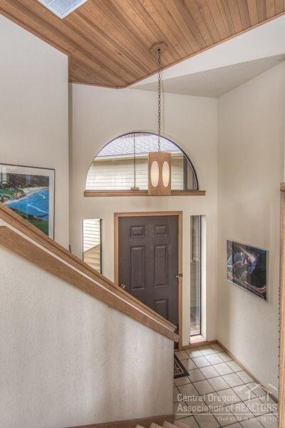 13 Fairway Ln, Bend, OR 97702 - photo 2