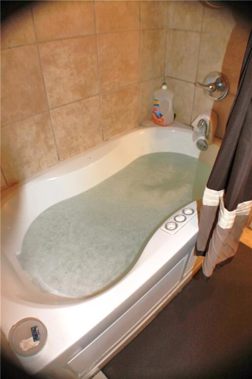 Jacuzzi Tub