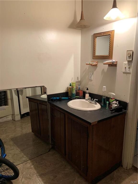 305 N 8th St, Allentown, PA 18102 - photo 4