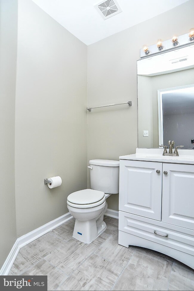 13195 Dashco Way, Herndon, VA 20171 - photo 6