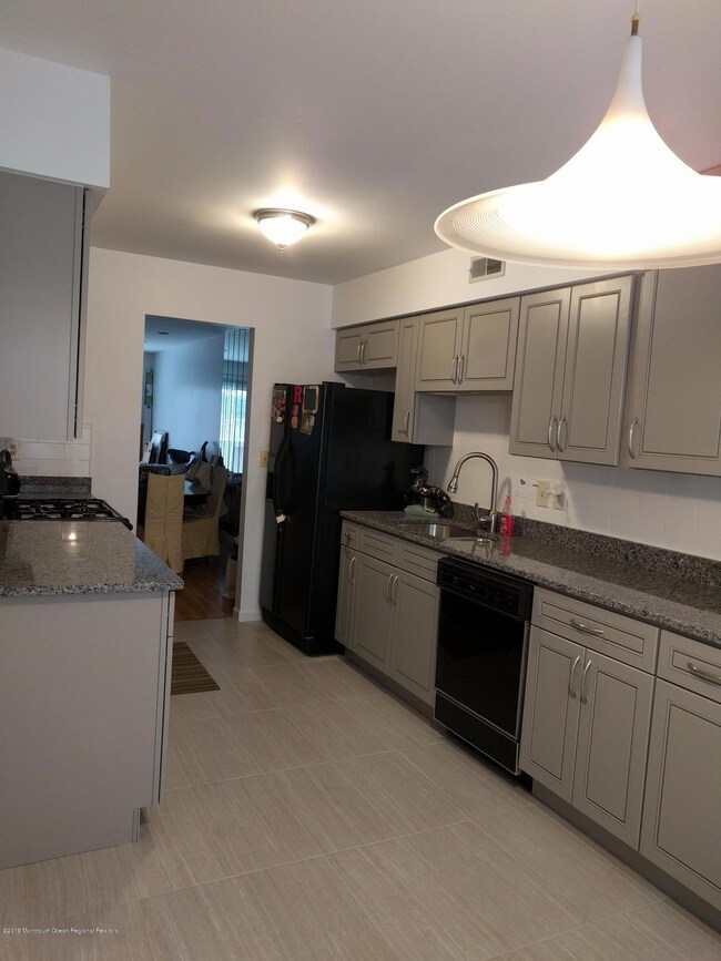 119 Northampton Dr unit N119, Holmdel, NJ 07733 - photo 2