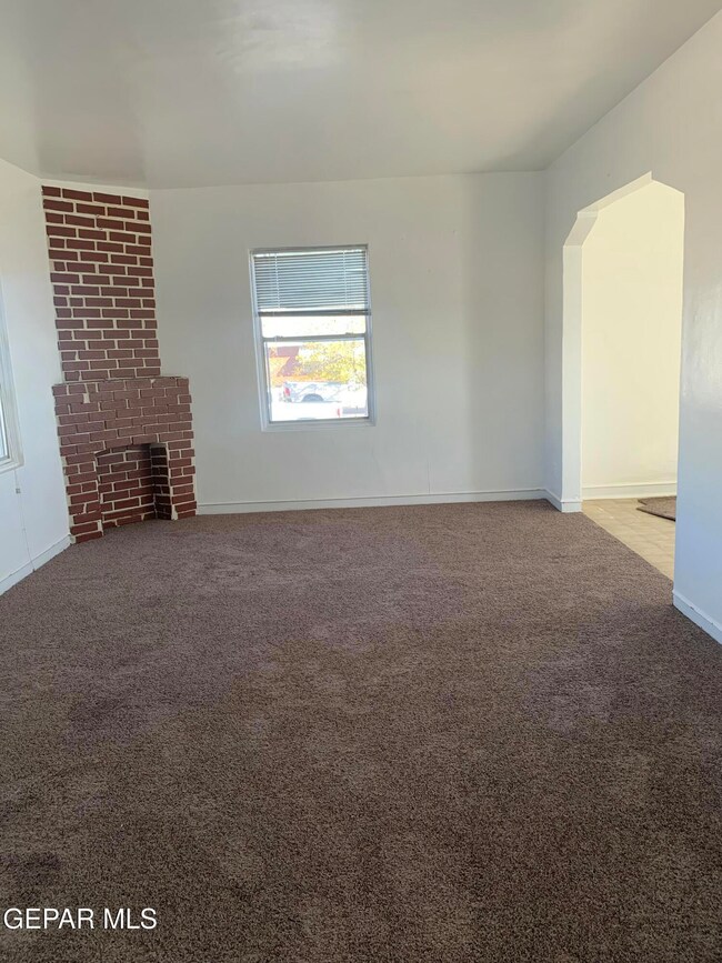 3734 Savannah Ave unit Front, El Paso, TX 79930 - photo 2