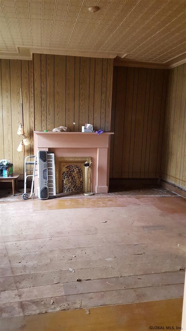 42 113th St, Troy, NY 12182 - photo 2