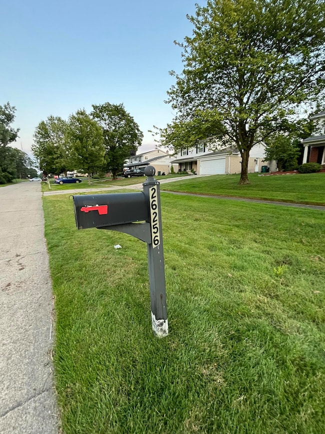 26256 Meadowbrook Way, Lathrup Village, MI 48076 - photo 5