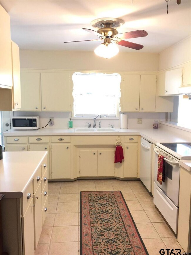 312 312 Stanford, Tyler, TX 75701 - photo 6