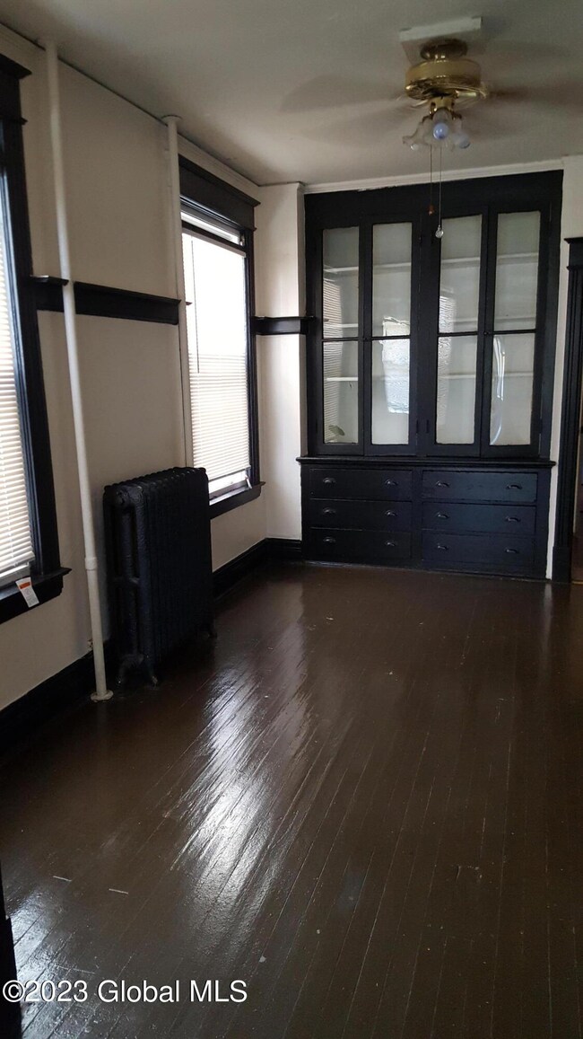 37 N Manning Blvd, Albany, NY 12206 - photo 3