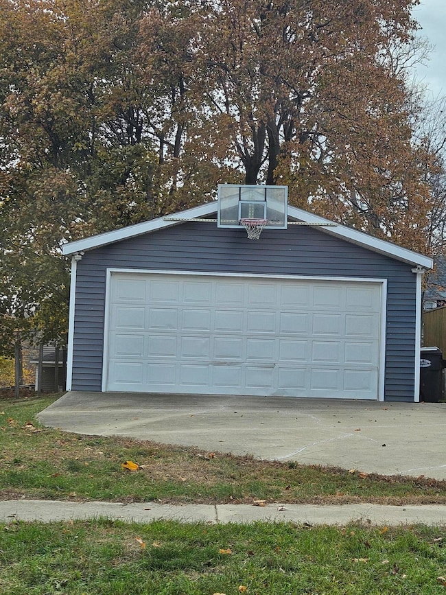 1210 Guernsey Ct, Saint Joseph, MI 49085 - photo 3