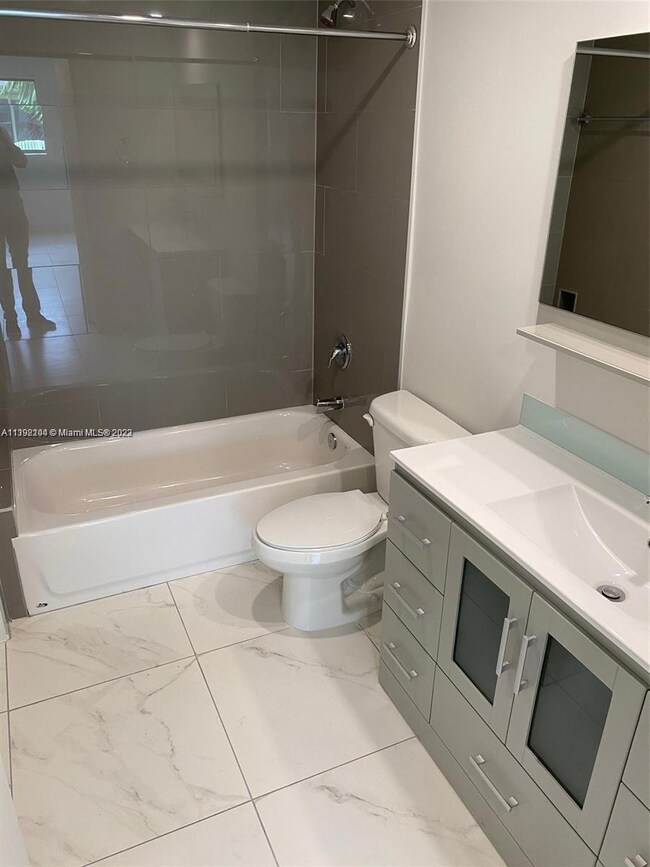 836 SW 2nd St unit 206, Miami, FL 33130 - photo 7