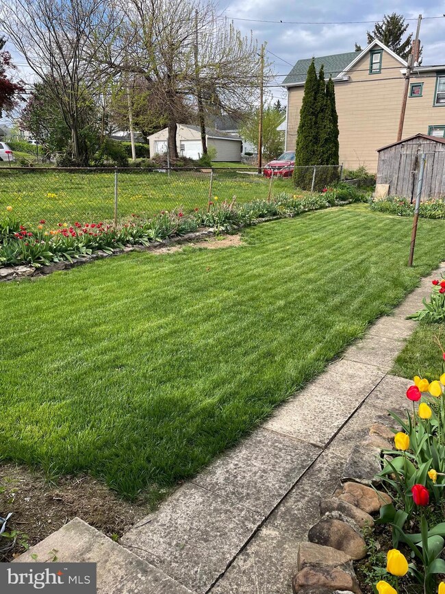 145 Snider Ave, Waynesboro, PA 17268 - photo 5