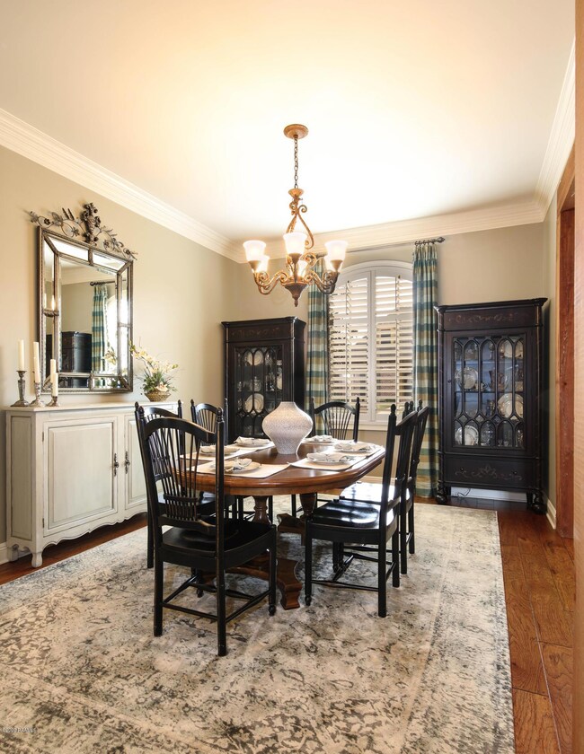 Formal Dining