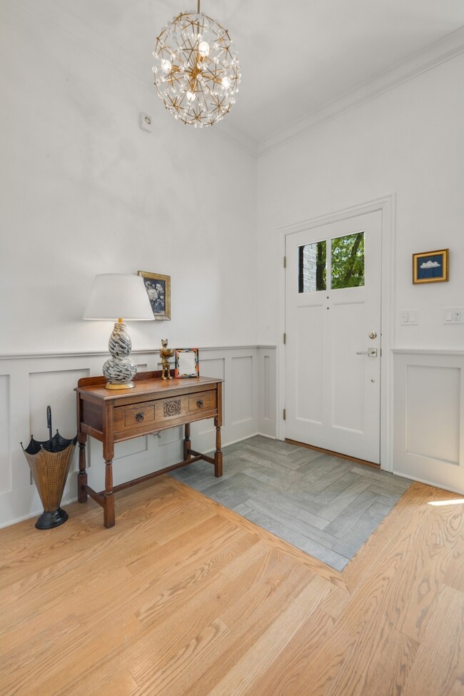 4614 S Champlain Ave, Chicago, IL 60653 - photo 3