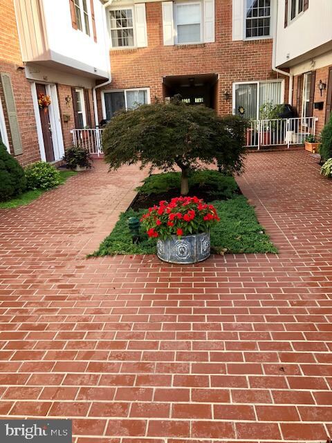 449 W Caracas Ave, Hershey, PA 17033 - photo 3