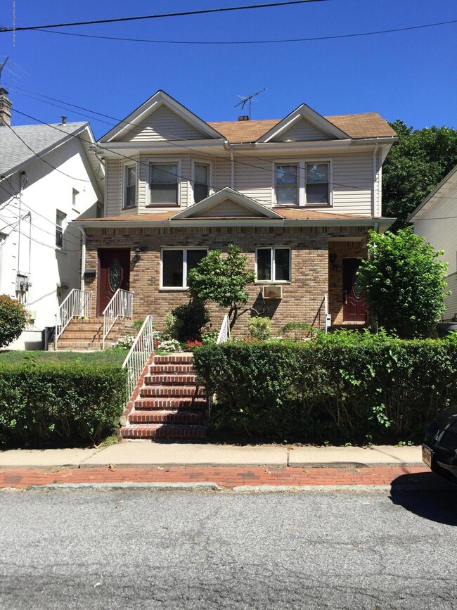 111 Fiske Ave, Staten Island, NY 10314 - photo 2